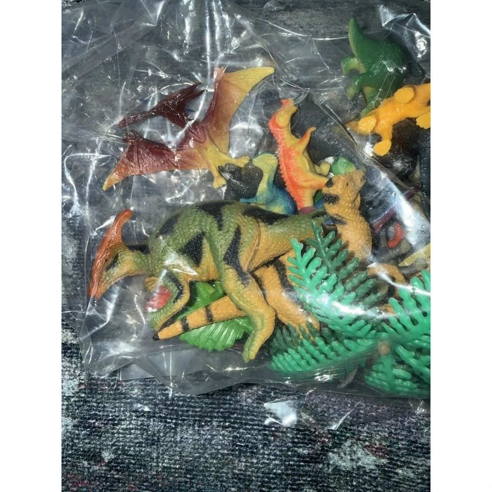 Bag of Assorted Dinosaurs -‎ Green, Orange, Yellow - Dino Fun - Figurines